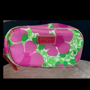 Lilly Pulitzer Estée Lauder makeup bag.